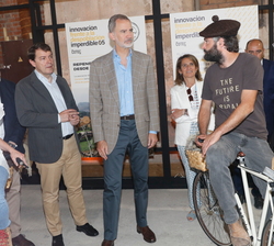 Don Felipe visita la Cantera de innovación y materiales de Galicia a cargo de la Agencia Gallega de Innovación sobre experimentación con nuevos materi